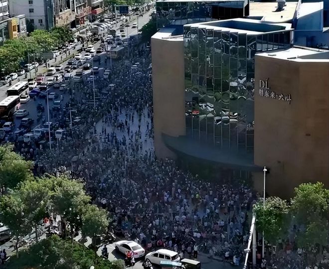 彩神vll官网越黑越红！端五节胖东来外埠旅客爆满终究晓得为啥走不出河南了(图6)