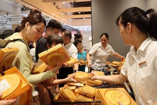 彩神vll官网越黑越红！端五节胖东来外埠旅客爆满终究晓得为啥走不出河南了(图5)